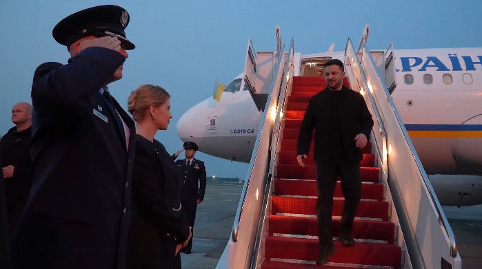 Зеленський прибув у США: у графіку – зустрічі з Трампом